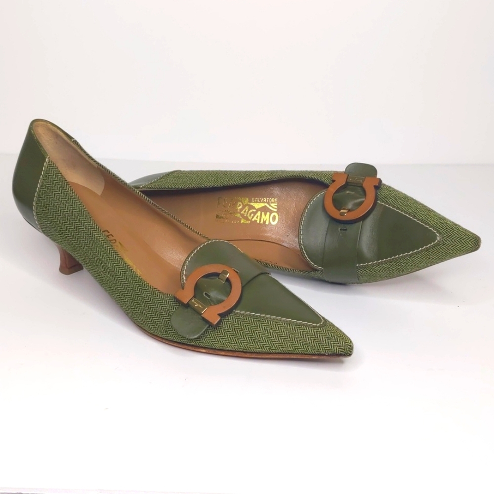 SALVATORE Ferragamo Signature Green kitten heel Size 10